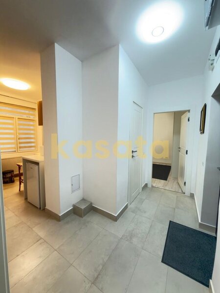 Ceaikovski, apartament cochet cu 2 camere, centrala proprie si boxa
