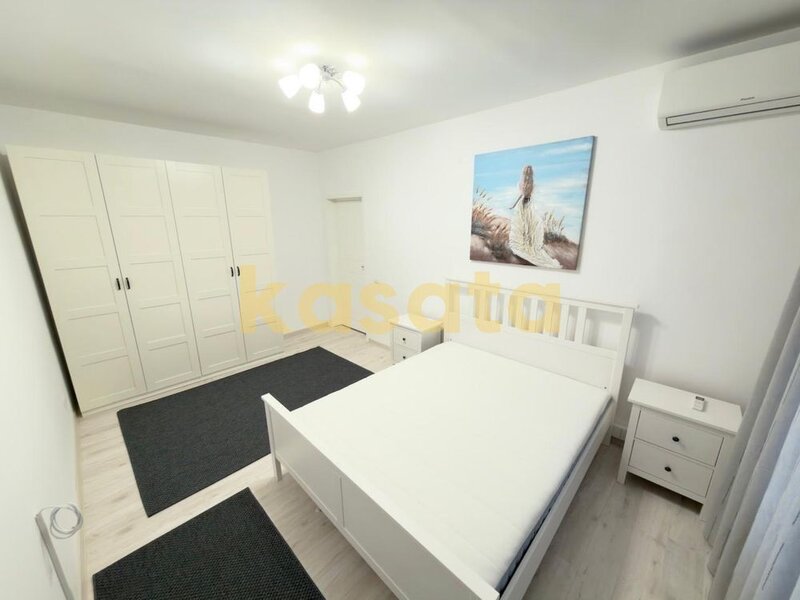 Ceaikovski, apartament cochet cu 2 camere, centrala proprie si boxa